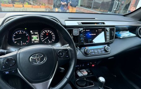 Toyota RAV4, 2018 год, 3 100 000 рублей, 9 фотография