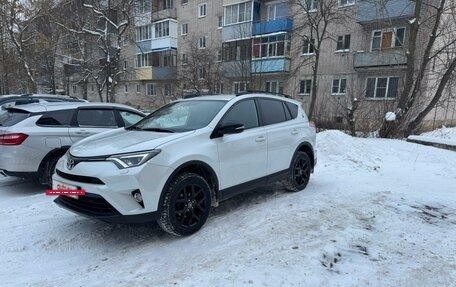 Toyota RAV4, 2018 год, 3 100 000 рублей, 3 фотография