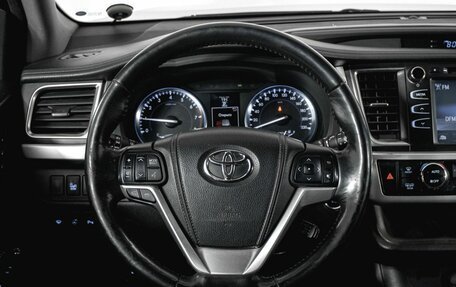 Toyota Highlander III, 2014 год, 3 350 000 рублей, 14 фотография