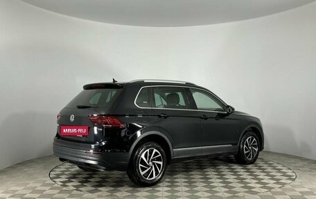 Volkswagen Tiguan II, 2018 год, 2 357 000 рублей, 4 фотография