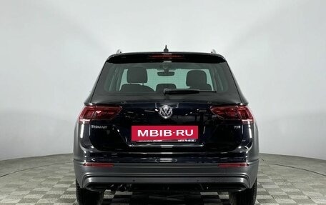 Volkswagen Tiguan II, 2018 год, 2 357 000 рублей, 5 фотография