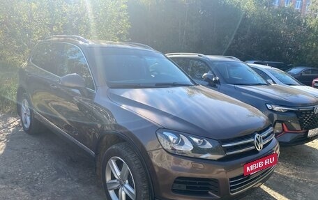 Volkswagen Touareg III, 2010 год, 1 700 000 рублей, 2 фотография