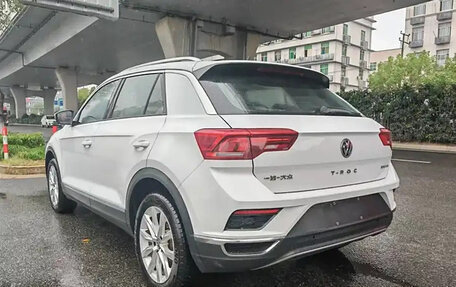 Volkswagen T-Roc I, 2021 год, 1 840 000 рублей, 2 фотография