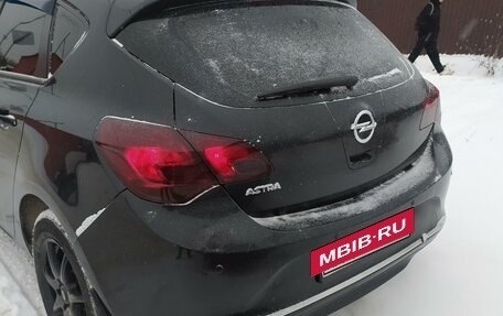 Opel Astra J, 2013 год, 620 000 рублей, 3 фотография