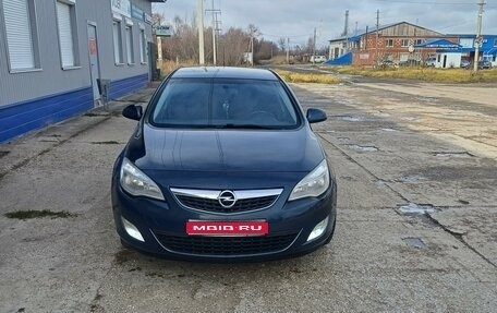 Opel Astra J, 2011 год, 685 000 рублей, 1 фотография