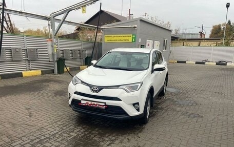 Toyota RAV4, 2018 год, 2 900 000 рублей, 2 фотография