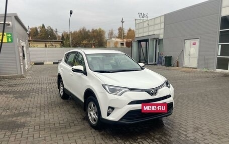 Toyota RAV4, 2018 год, 2 900 000 рублей, 3 фотография