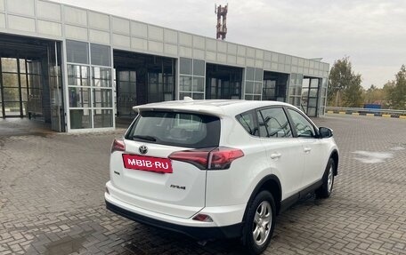 Toyota RAV4, 2018 год, 2 900 000 рублей, 4 фотография