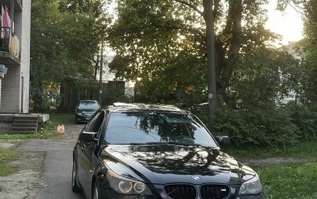 BMW 5 серия, 2004 год, 1 130 000 рублей, 16 фотография