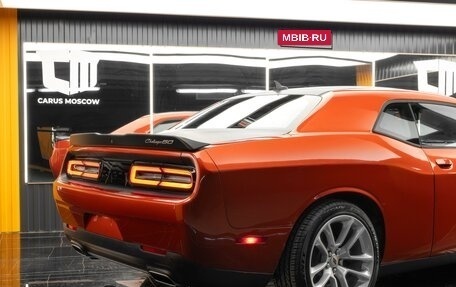 Dodge Challenger III рестайлинг 2, 2020 год, 4 950 000 рублей, 25 фотография