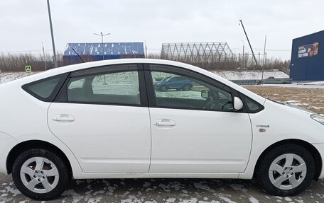 Toyota Prius, 2011 год, 990 000 рублей, 7 фотография