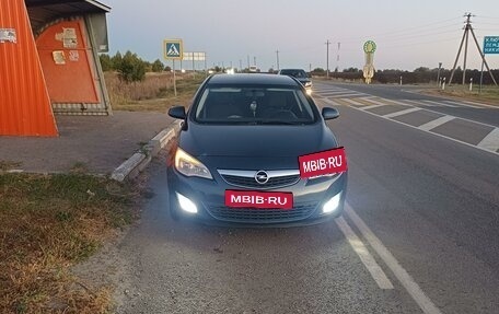 Opel Astra J, 2011 год, 685 000 рублей, 3 фотография