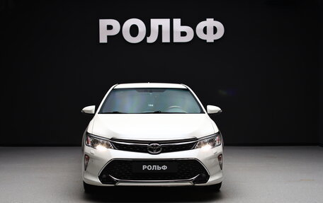 Toyota Camry, 2017 год, 3 000 000 рублей, 3 фотография