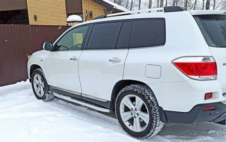 Toyota Highlander III, 2012 год, 2 220 000 рублей, 10 фотография