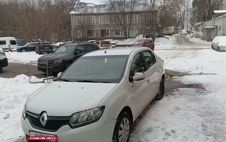 Renault Logan II, 2017 год, 740 000 рублей, 2 фотография