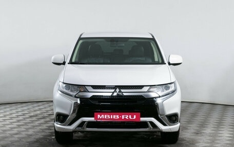 Mitsubishi Outlander III рестайлинг 3, 2022 год, 2 990 000 рублей, 2 фотография