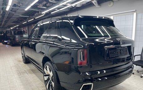 Rolls-Royce Cullinan, 2024 год, 94 500 000 рублей, 4 фотография