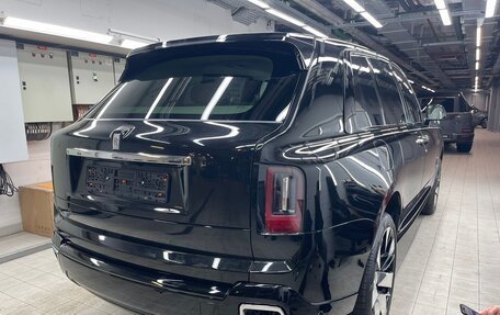 Rolls-Royce Cullinan, 2024 год, 94 500 000 рублей, 3 фотография