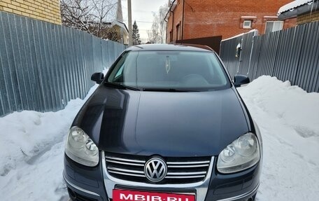 Volkswagen Jetta VI, 2010 год, 700 000 рублей, 1 фотография