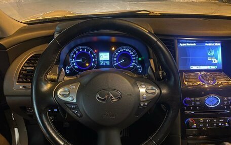 Infiniti QX70, 2013 год, 2 349 000 рублей, 12 фотография