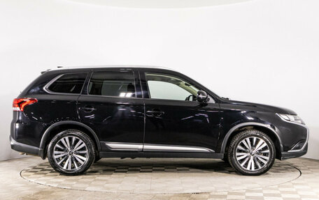 Mitsubishi Outlander III рестайлинг 3, 2019 год, 2 095 777 рублей, 4 фотография