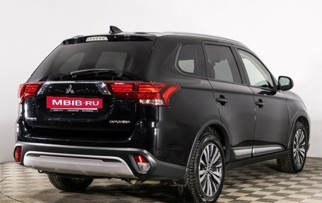 Mitsubishi Outlander III рестайлинг 3, 2019 год, 2 095 777 рублей, 5 фотография