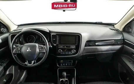 Mitsubishi Outlander III рестайлинг 3, 2019 год, 2 095 777 рублей, 13 фотография