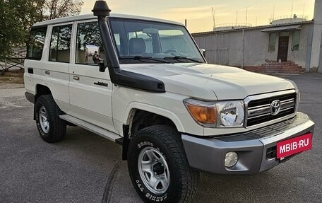 Toyota Land Cruiser 70, 2016 год, 6 290 000 рублей, 4 фотография