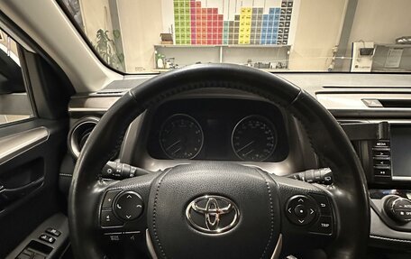 Toyota RAV4, 2018 год, 2 600 000 рублей, 16 фотография