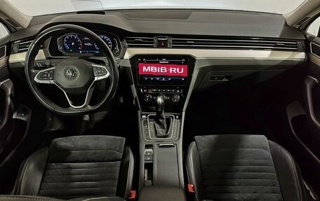 Volkswagen Passat B8 рестайлинг, 2020 год, 3 390 000 рублей, 13 фотография