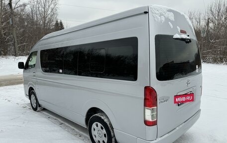 Toyota HiAce H200, 2014 год, 3 800 000 рублей, 2 фотография