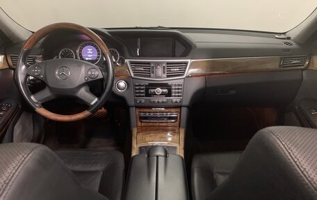 Mercedes-Benz E-Класс, 2010 год, 1 890 000 рублей, 8 фотография