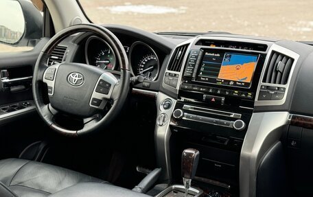 Toyota Land Cruiser 200, 2014 год, 5 190 000 рублей, 33 фотография