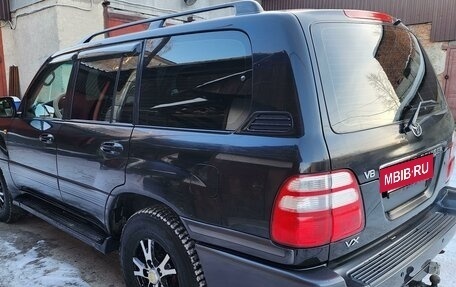 Toyota Land Cruiser 100 рестайлинг 2, 2004 год, 2 400 000 рублей, 7 фотография