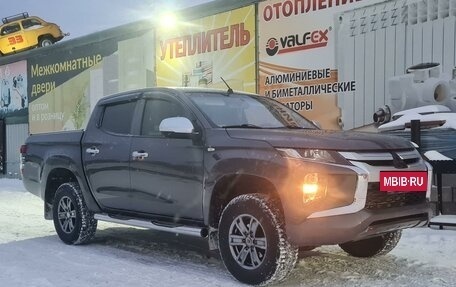 Mitsubishi L200 IV рестайлинг, 2019 год, 2 350 000 рублей, 2 фотография