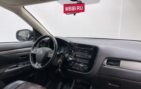 Mitsubishi Outlander III рестайлинг 3, 2015 год, 1 920 000 рублей, 9 фотография