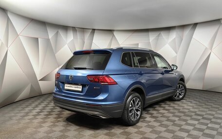 Volkswagen Tiguan II, 2019 год, 3 155 000 рублей, 2 фотография