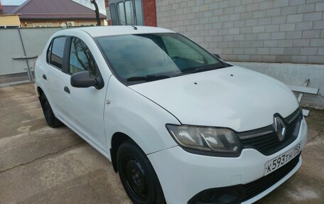 Renault Logan II, 2018 год, 740 000 рублей, 3 фотография