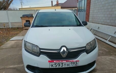 Renault Logan II, 2018 год, 740 000 рублей, 2 фотография