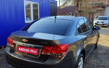 Chevrolet Cruze II, 2010 год, 649 000 рублей, 4 фотография