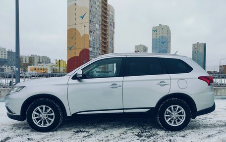 Mitsubishi Outlander III рестайлинг 3, 2017 год, 2 475 000 рублей, 6 фотография