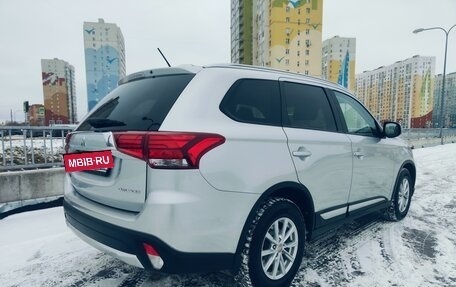 Mitsubishi Outlander III рестайлинг 3, 2017 год, 2 475 000 рублей, 3 фотография