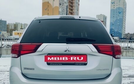 Mitsubishi Outlander III рестайлинг 3, 2017 год, 2 475 000 рублей, 4 фотография