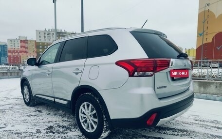 Mitsubishi Outlander III рестайлинг 3, 2017 год, 2 475 000 рублей, 5 фотография