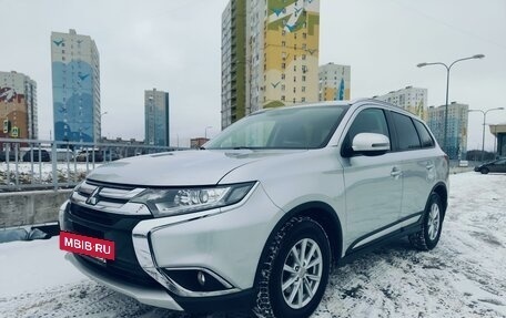 Mitsubishi Outlander III рестайлинг 3, 2017 год, 2 475 000 рублей, 7 фотография