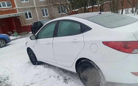 Hyundai Solaris II рестайлинг, 2013 год, 435 000 рублей, 2 фотография