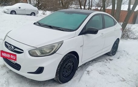 Hyundai Solaris II рестайлинг, 2013 год, 435 000 рублей, 11 фотография