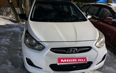 Hyundai Solaris II рестайлинг, 2013 год, 435 000 рублей, 16 фотография