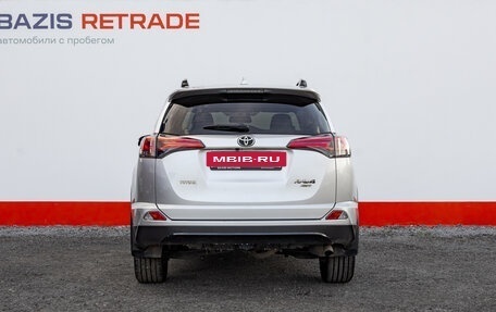 Toyota RAV4, 2018 год, 2 398 000 рублей, 6 фотография