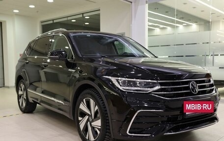 Volkswagen Tiguan II, 2023 год, 4 950 000 рублей, 3 фотография